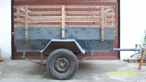 Продавам туристическо ремарке