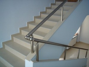  Частно лице ПРОФЕСИОНАЛНО ПОЧИСТВАНЕ НА ВХОДОВЕ 