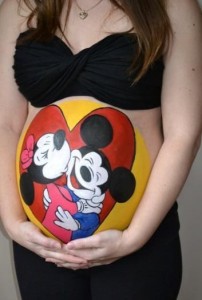 Боди-арт сесия за бременни