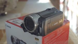 CANON HF100 - Full HD Видеокамера - НОВА!!!