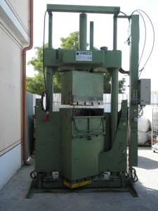 Продавам балираща преса